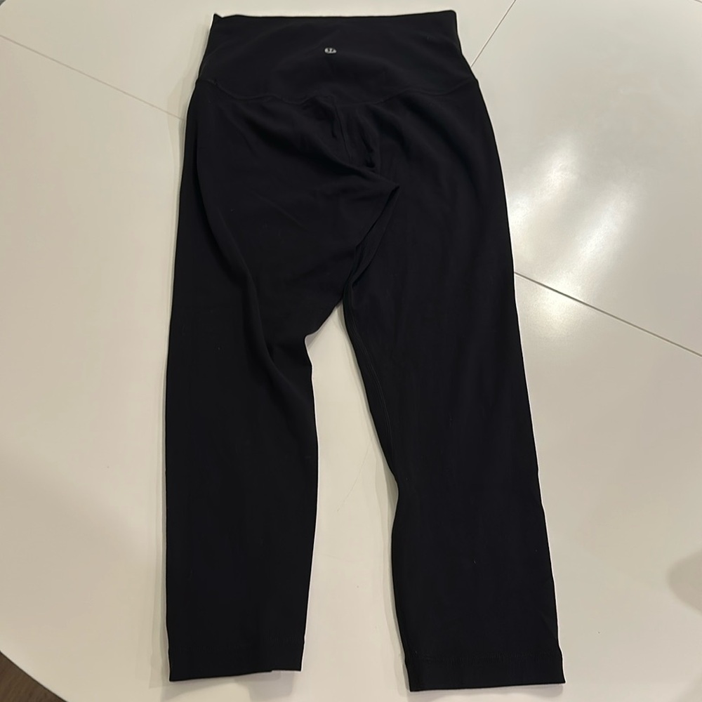 Excellence condition Lululemon Align Crop Leggings black size 6